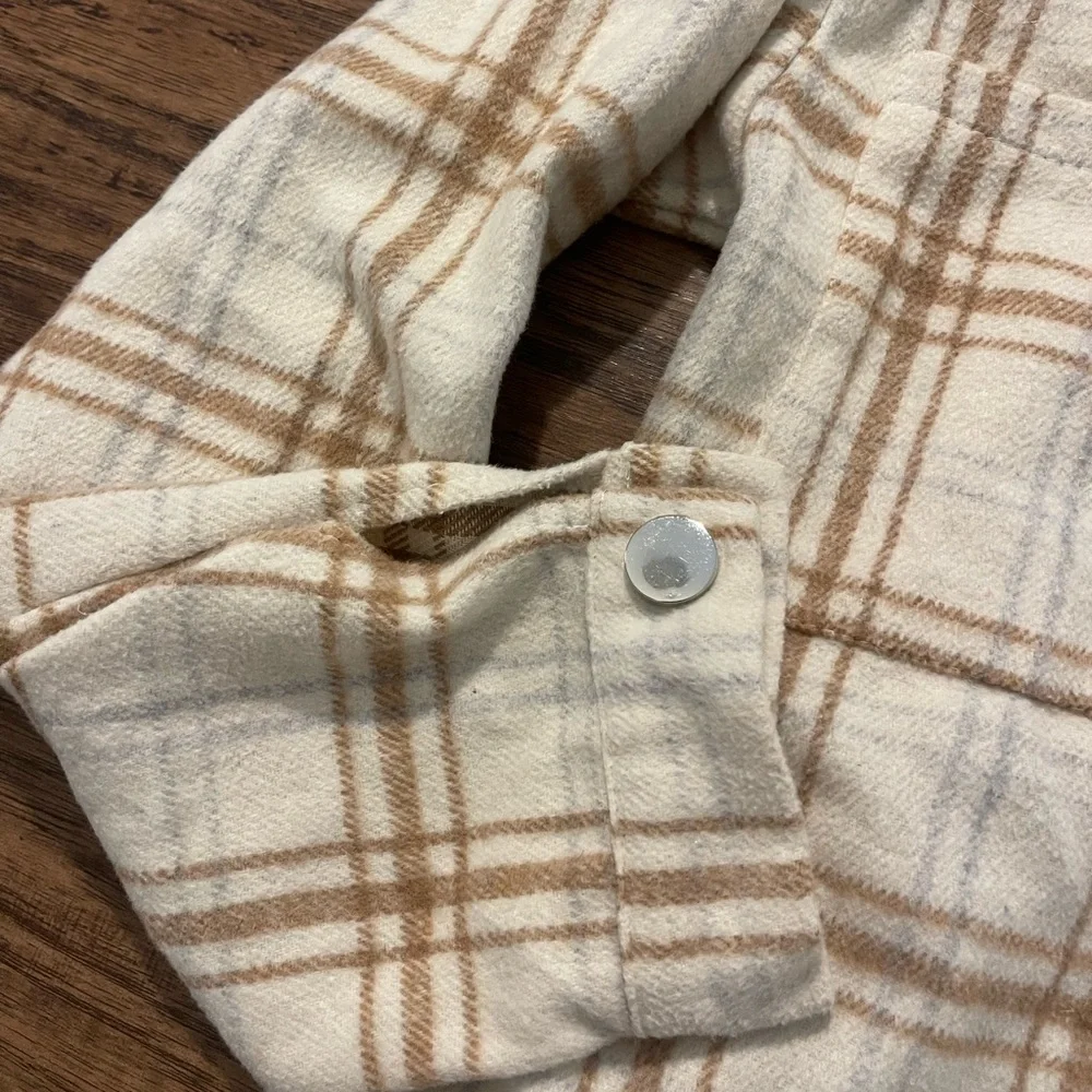 Women’s flannel - Picture 4 of 5